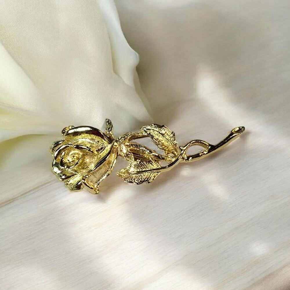 Gerry’s Gold Tone Rose Brooch Pin Signed Floral – Romantic Classic Vintage Style
